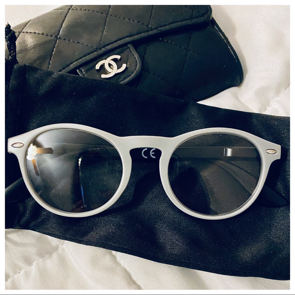 ✨ONE DAY SALE✨Fabulous Peepers Readers glasses - Picture 4 of 9